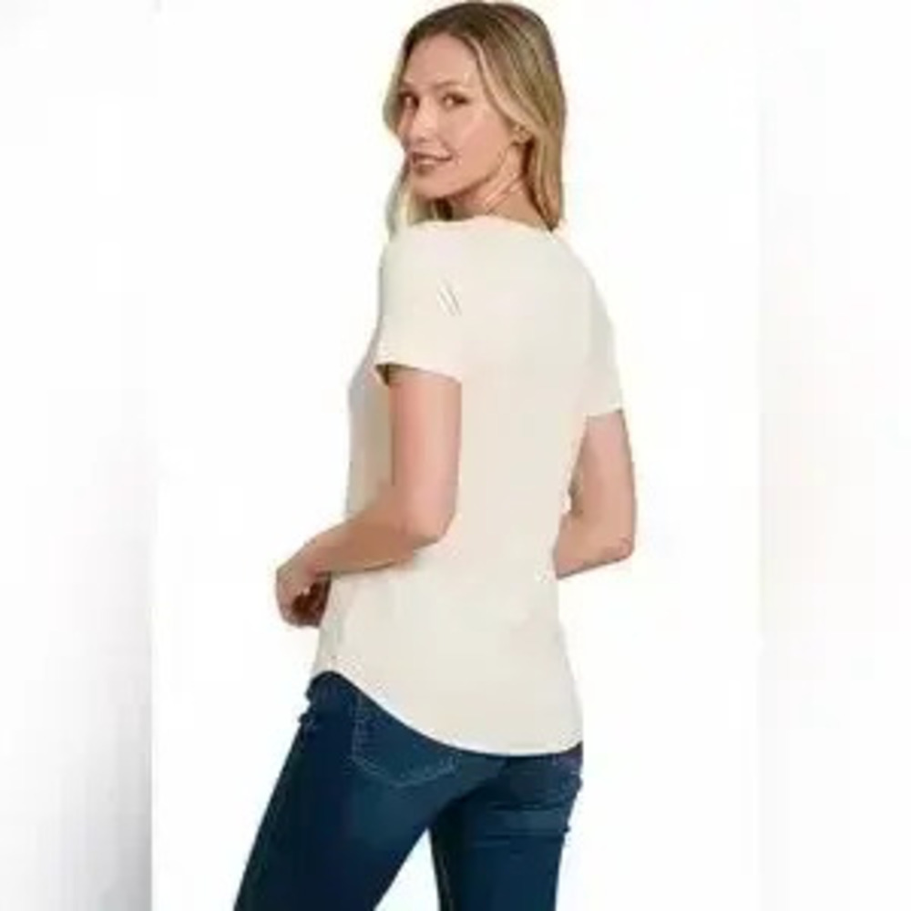 Zenana Ribbed Curved Hem Round-Neck Tee - Picture 2 of 4